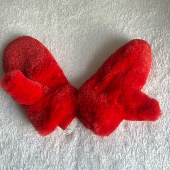 Cozy Red Mittens - Picture 3 of 6